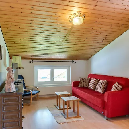 Spacious In Near Forest Chalet *